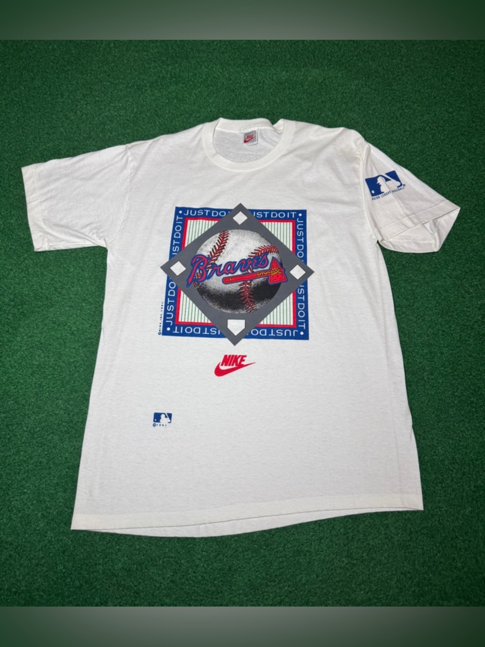 Atlanta Braves Vintage Nike 90s White MLB Baseball Large Deion Sanders T Shirt